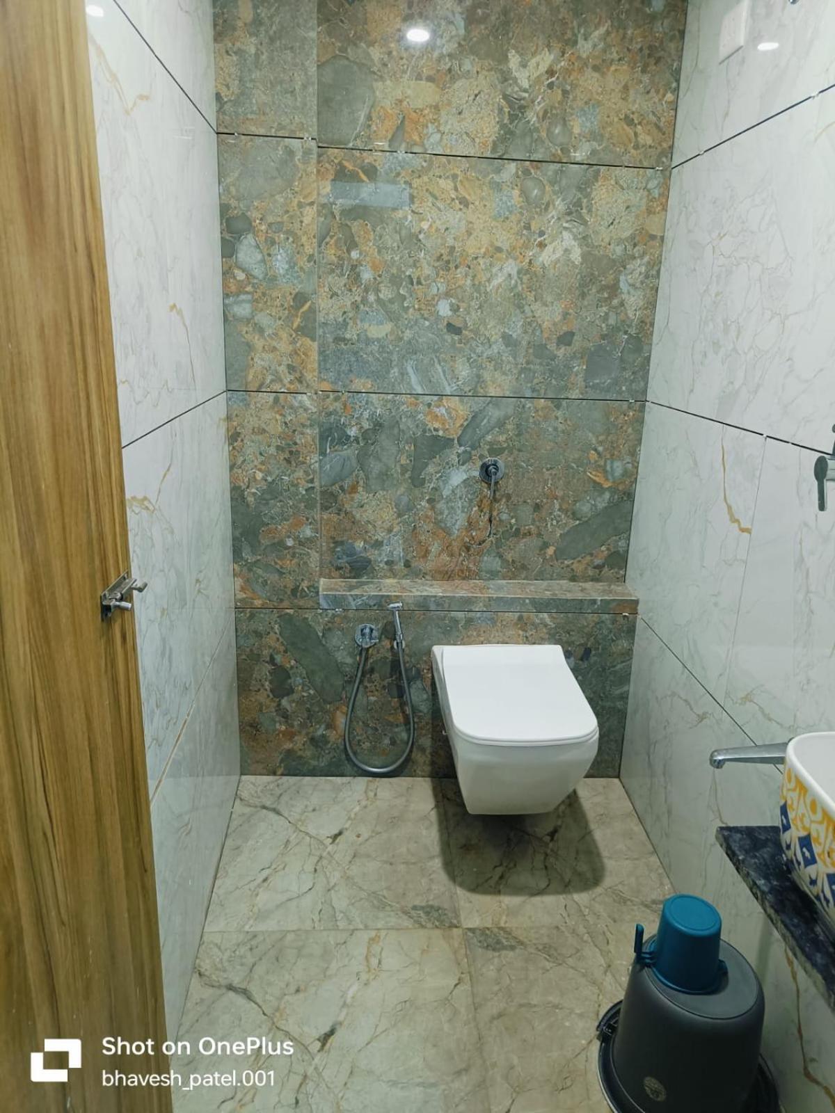 Hotel Alpine Ахмедабад Екстериор снимка